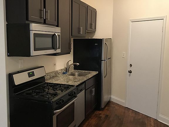 4th image of 1322 W 18th Pl APT 1F