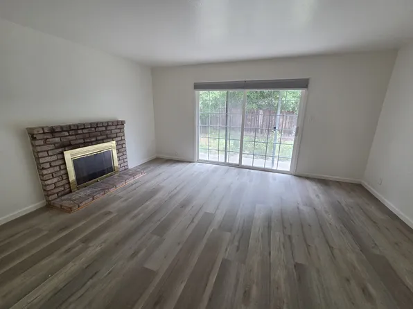 1300 White Dr, Santa Clara, CA 95051
