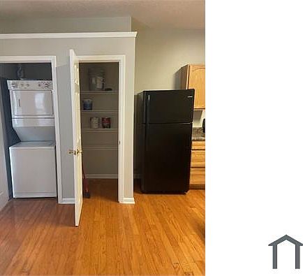 2nd image of 2847 Parkway Close