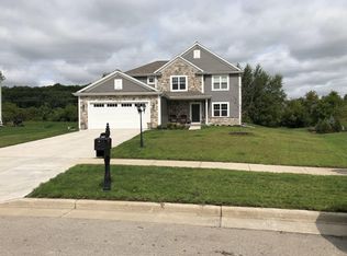 N66W23596 Hillview Dr, Sussex, WI 53089