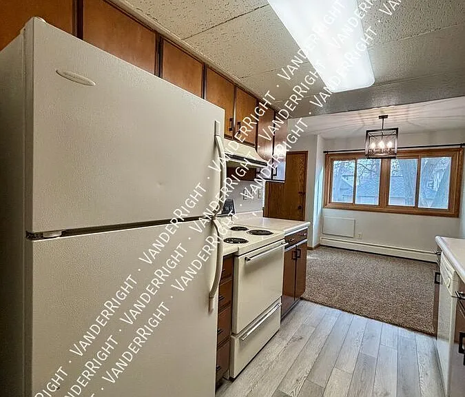 205 W 18th St — Photo 34