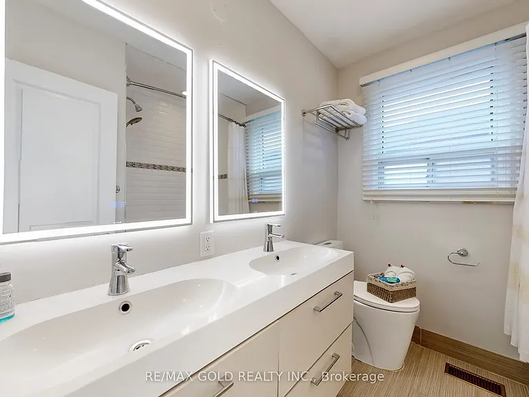 189 Kingsview Blvd — Photo 31