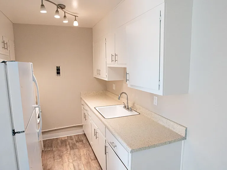 Ventura Gardens Apartments — Photo 26