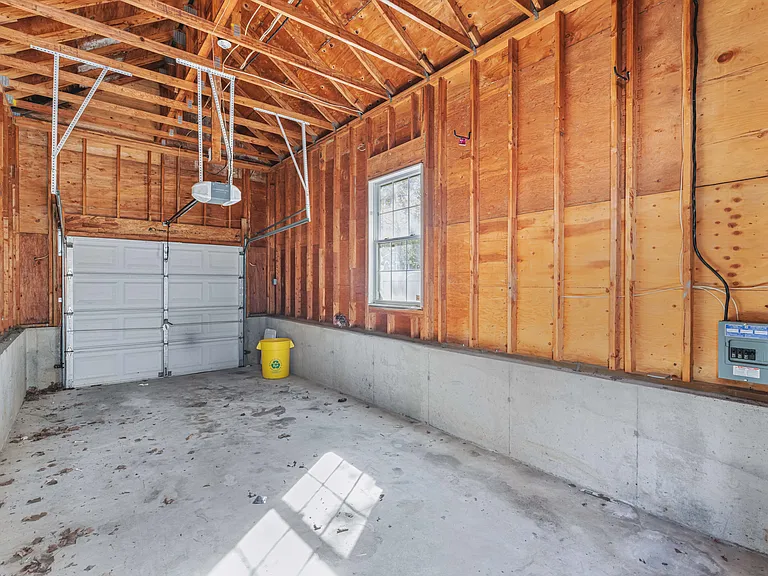 102 Burnet Cres #102 — Photo 51