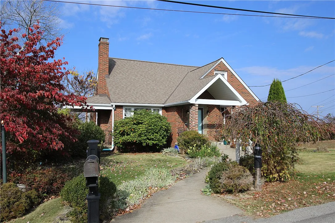 1324 Wickerham Dr photo 1