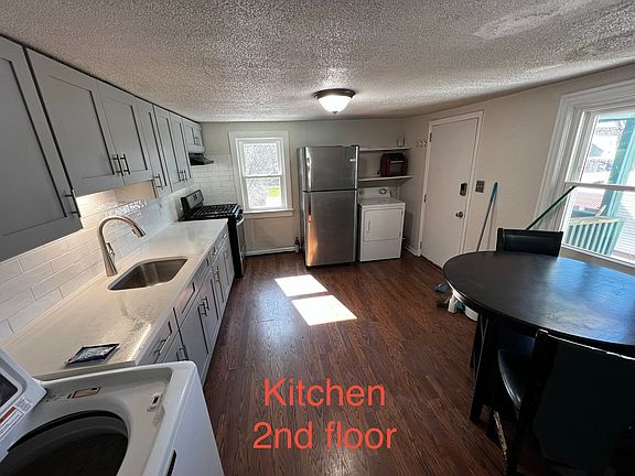 2nd image of 552 Bath St Floor 2