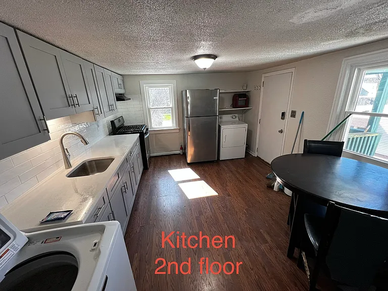 552 Bath St #2 — Photo 2