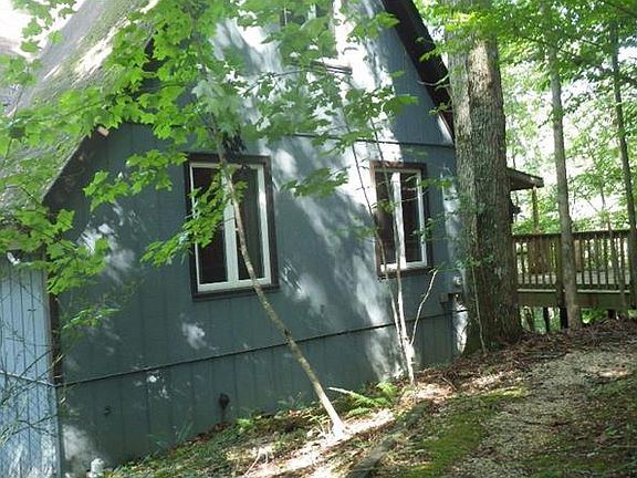 3rd image of 472 Glenridge Dr