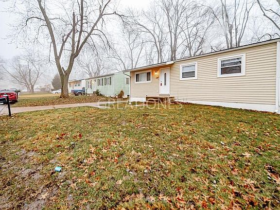 4th image of 1140 Scott Ave