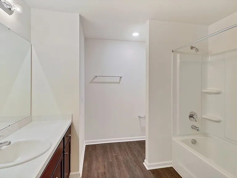 190 Brampton Ave — Photo 25