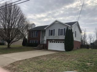 1302 Archwood Dr, Clarksville, TN 37042