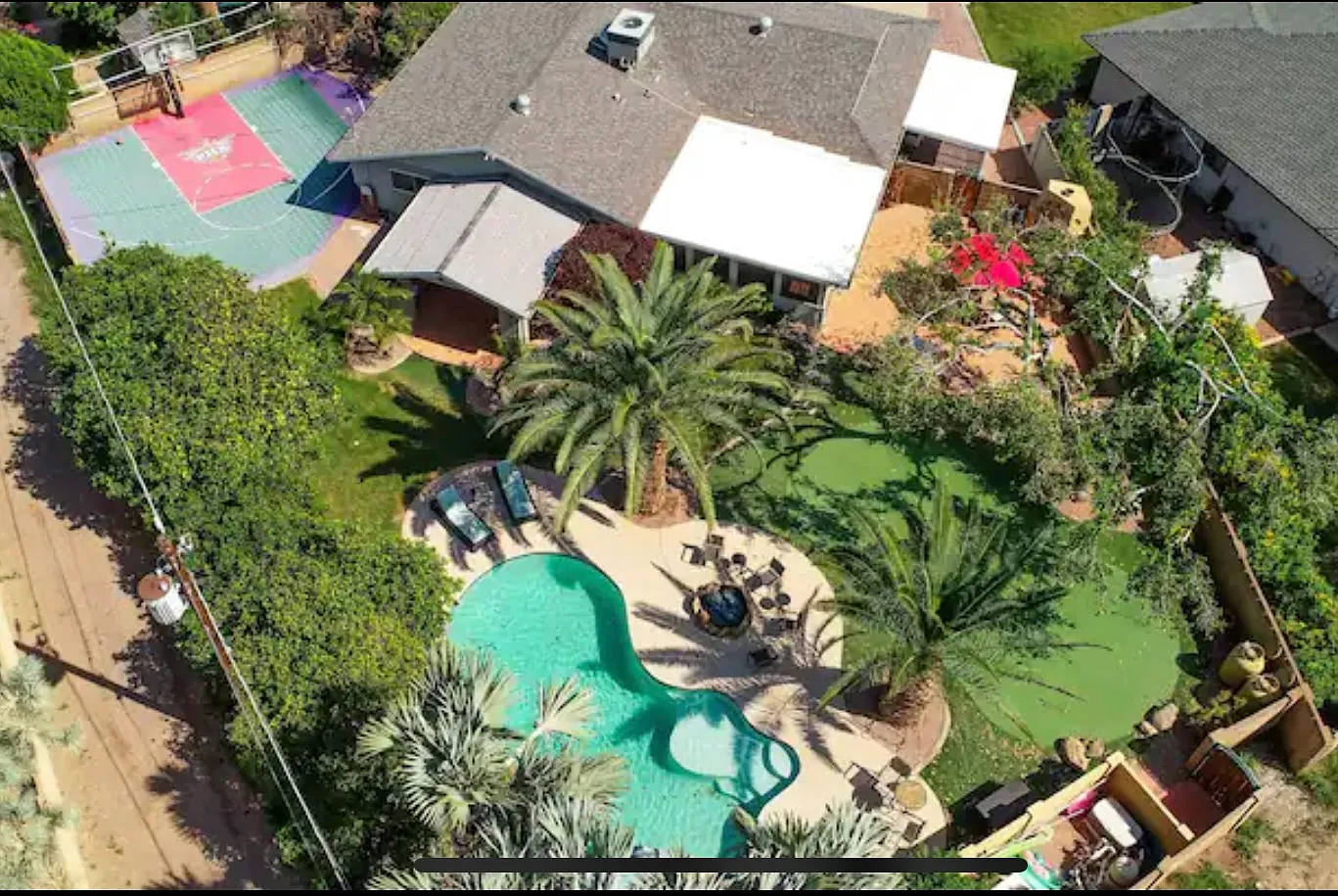 8532 E Mitchell Dr — Photo 2