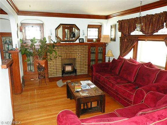 2nd image of 2052 Lewis Dr