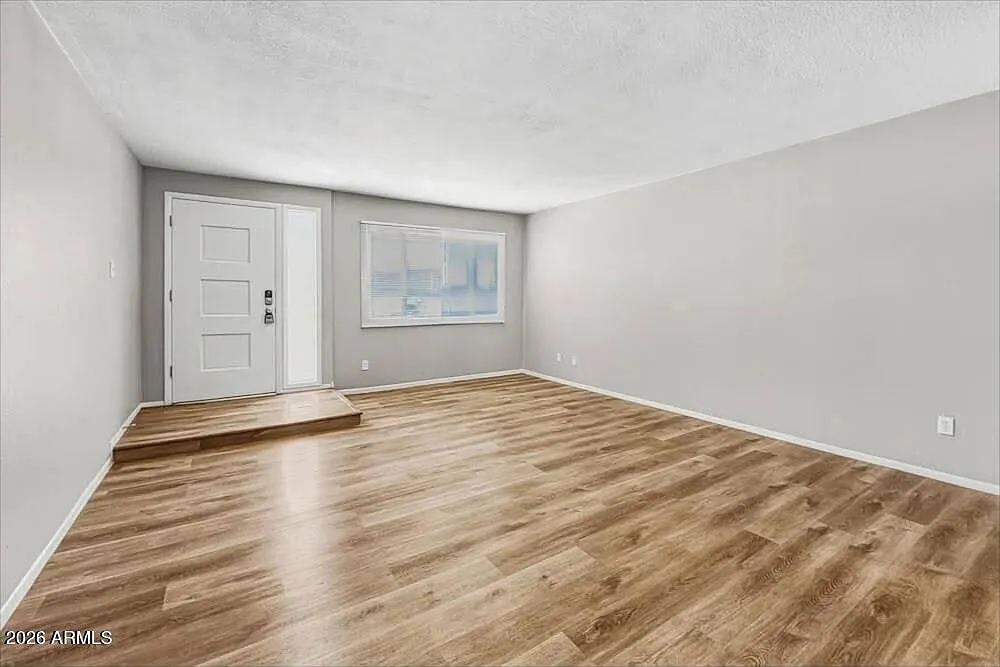 3 bed, 2.0 bath, 1490 sqft, $1,250 — Photo 2