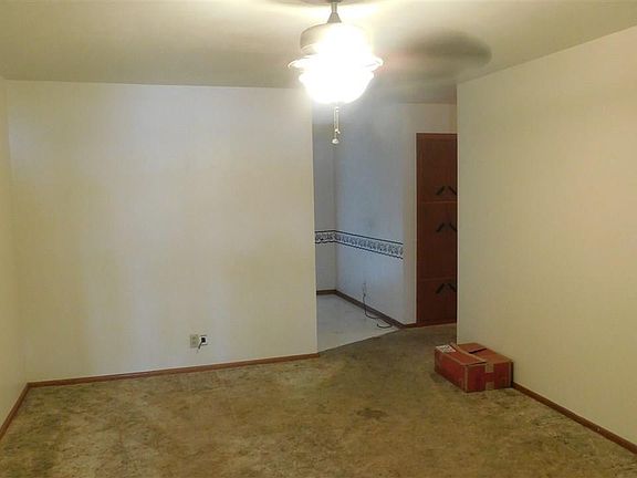 2nd image of 701 Gayle St