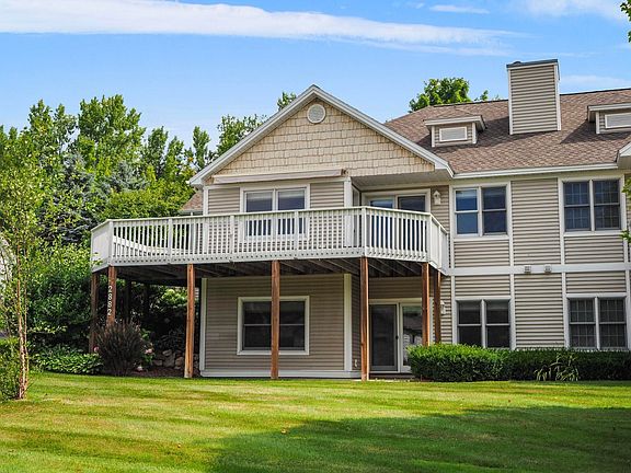 3rd image of 2882 E Crown Dr