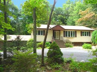 63 Walnut Valley Rd, Columbia, NJ 07832