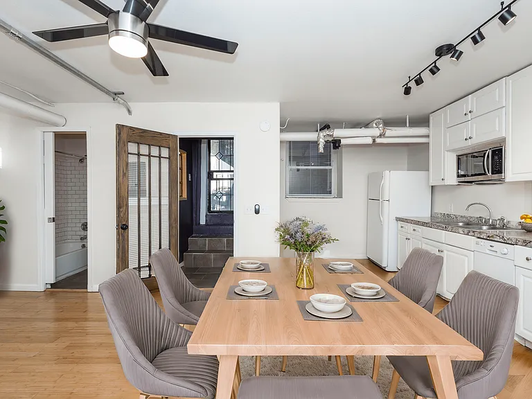 Wolcott Apartments — Photo 11