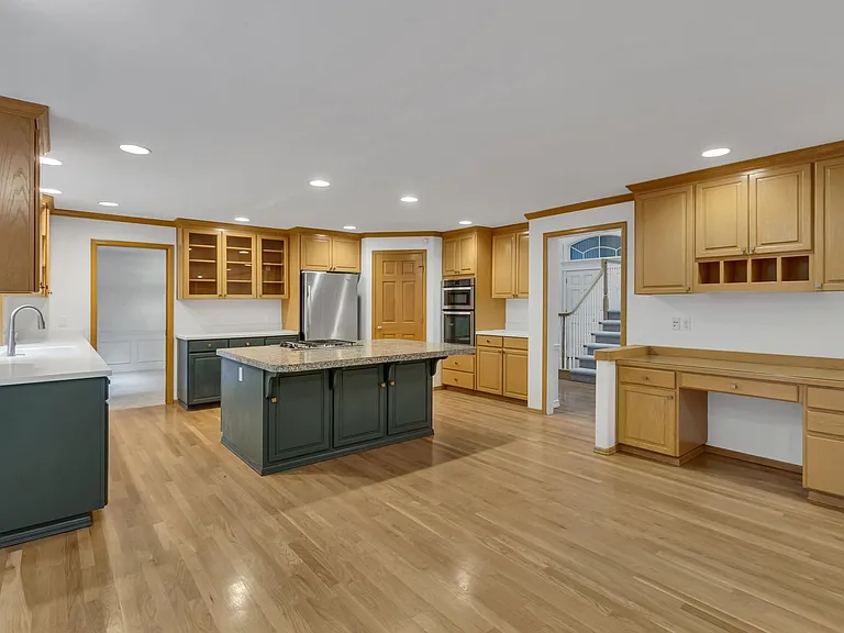 16323 NE 50th Way — Photo 15