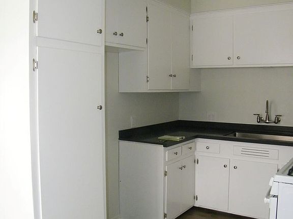 5th image of 7013 Glasgow Ave #0