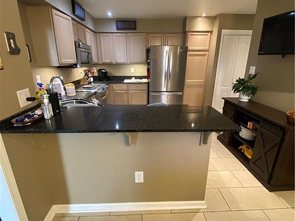 3rd image of 213 Esplanade Pl
