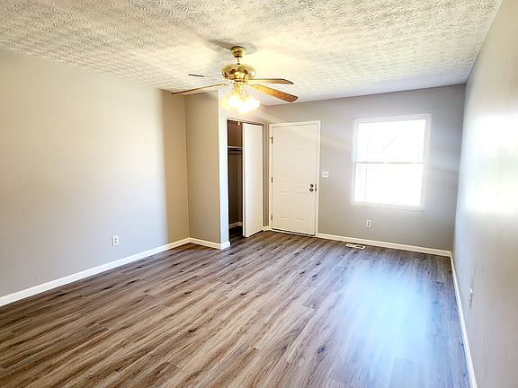 3rd image of 4066 Greenery Dr