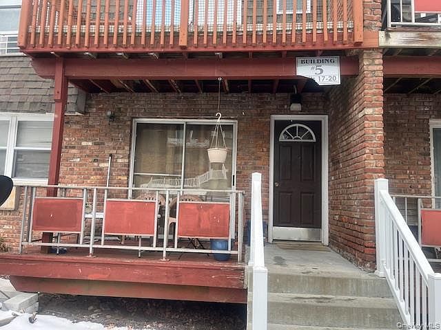 1st image of 5 Crescent Drive #17