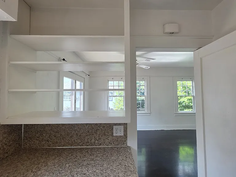 950 Capitol St NE — Photo 26