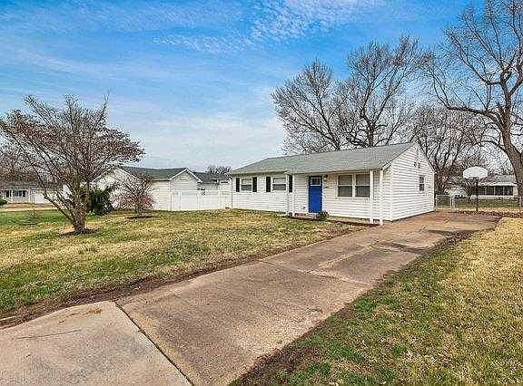 3rd image of 12057 Providence Ln
