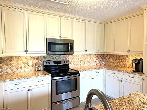 5th image of 423 Meadowlark Ln #423A