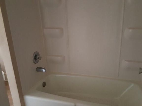 4th image of 1306-10 Villa Ave