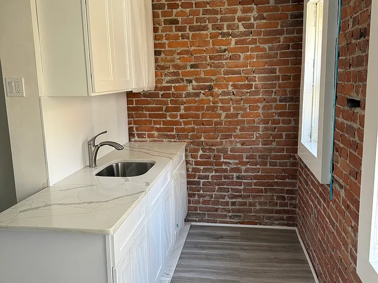 189 Daly Ave #1 — Photo 4