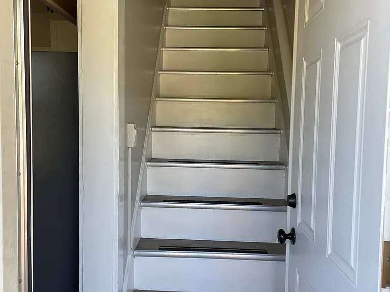 220 N Locust St — Photo 19