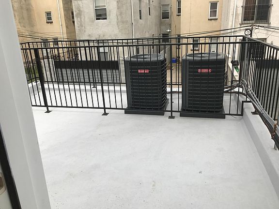 3rd image of 1215 Green St Floor 2