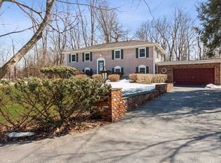 38 Kensington Dr, Hopewell Junction, NY 12533