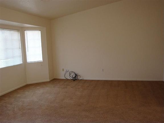4th image of 1116 Kathryn Ave