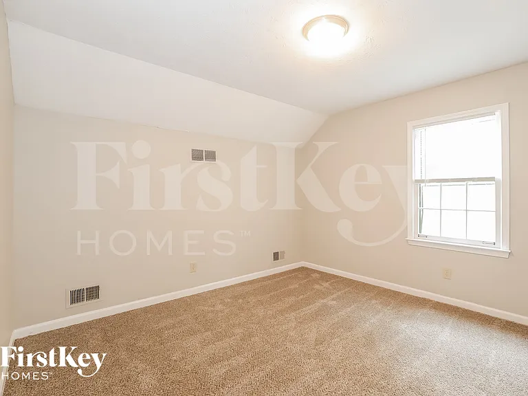 1726 Knight Cir — Photo 11
