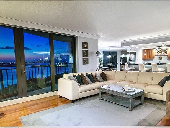 4th image of 5420 N Ocean Drive #1106