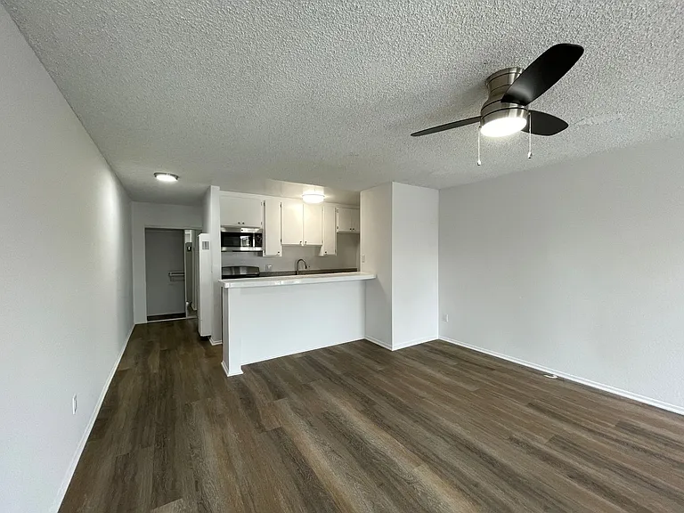 6736 Cleon Ave — Photo 6