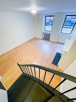 3rd image of 152 E 84th St APT 2L