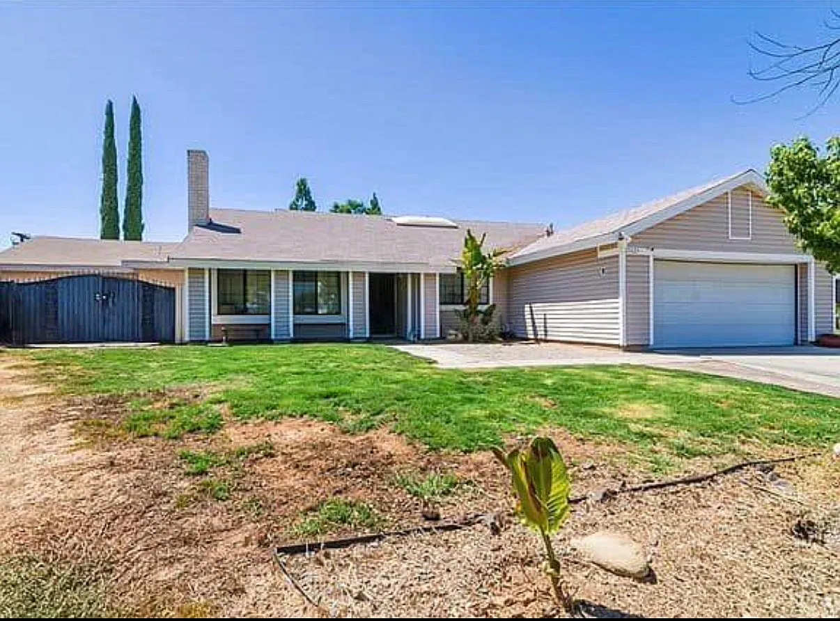3 bed, 2.5 bath, 2068 sqft, $3,600 — Photo 1