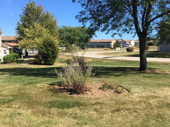 34288 N Birch Ln, Gurnee, IL 60031