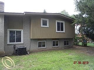 5th image of 32475 Olde Franklin Dr