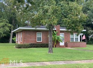 10 W Graham St, Mc Rae Helena, GA 31055