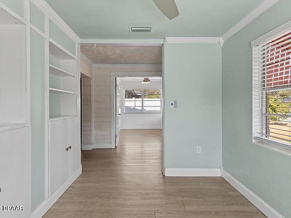 5th image of 672 Cordova Ave