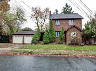 46 Pleasant Ave, Bergenfield, NJ 07621