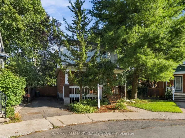 3 Ashbury Pl, Ottawa, ON K1M 1H3