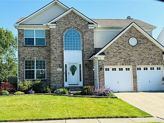 2nd image of 2111 Eastover Ln