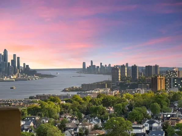 200 Winston Dr APT 2417, Cliffside Park, NJ 07010