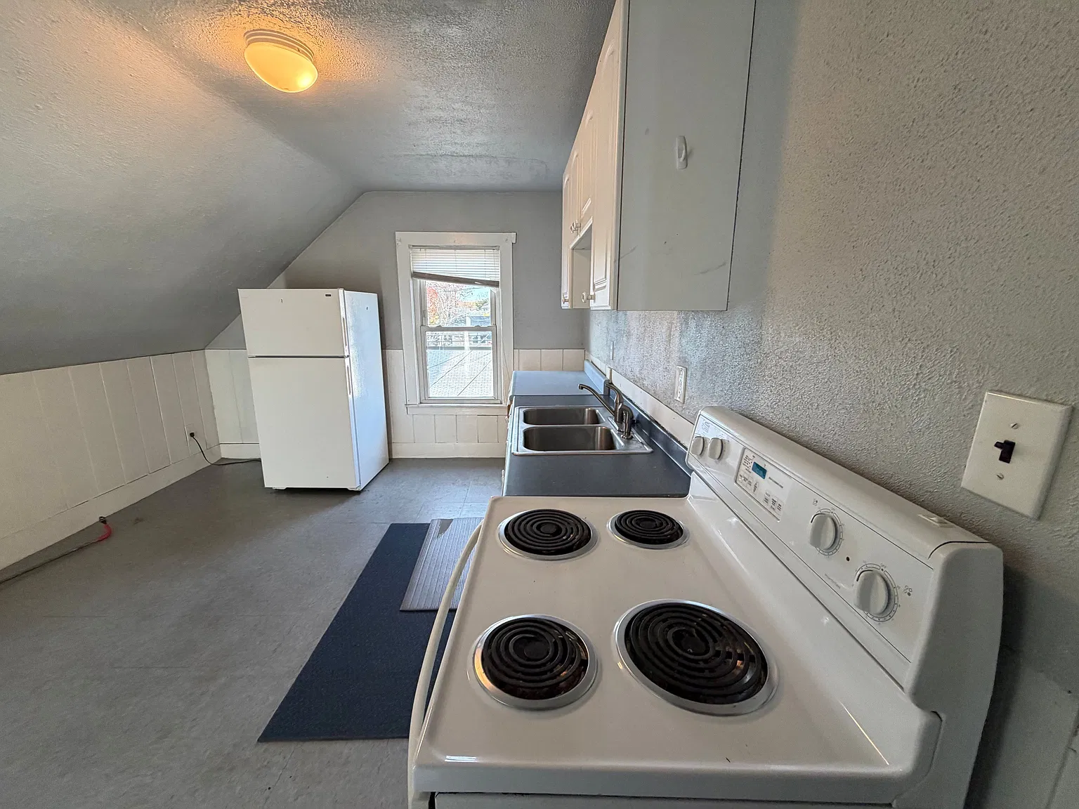 1 bed, 800 sqft, $1,600 — Photo 3